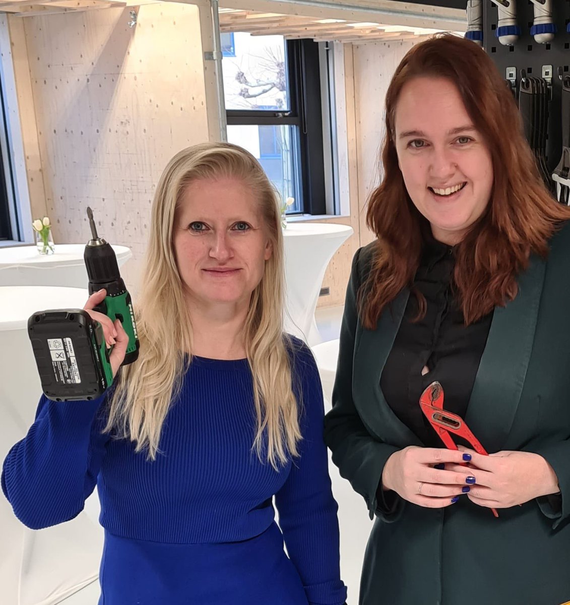 Ilsezaal's tweet photo. Op de nieuwe locatie van #techlands in Zaandam kunnen de technici voor o.a de energietransitie worden opgeleid. Bedrijfsleven en onderwijs werken op deze campus nauw samen. @stephanieonclin en ik mochten de locatie vanmorgen openen, https://t.co/qTa3b01PMs