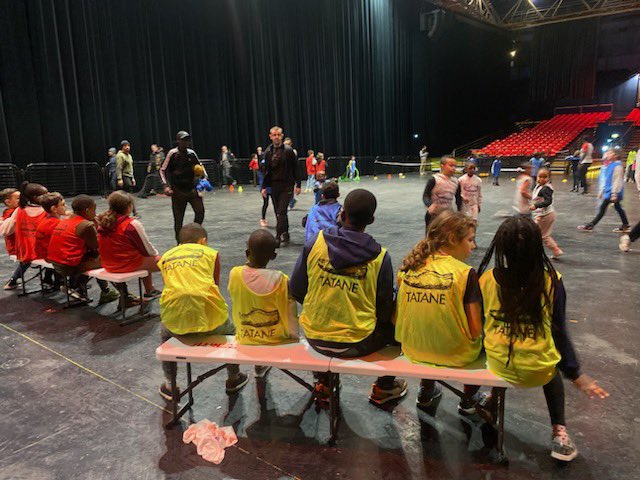Matchs de foot Tatane pour les jeunes du Centre de Loisirs Villette et de l'école polyvalente 141 MacDonald dans la fosse du Zénith Paris - La Villette. 
<a href="/Tatane/">Laura Vincent B</a> <a href="/Zenith_Paris/">Zénith Paris - La Villette</a>