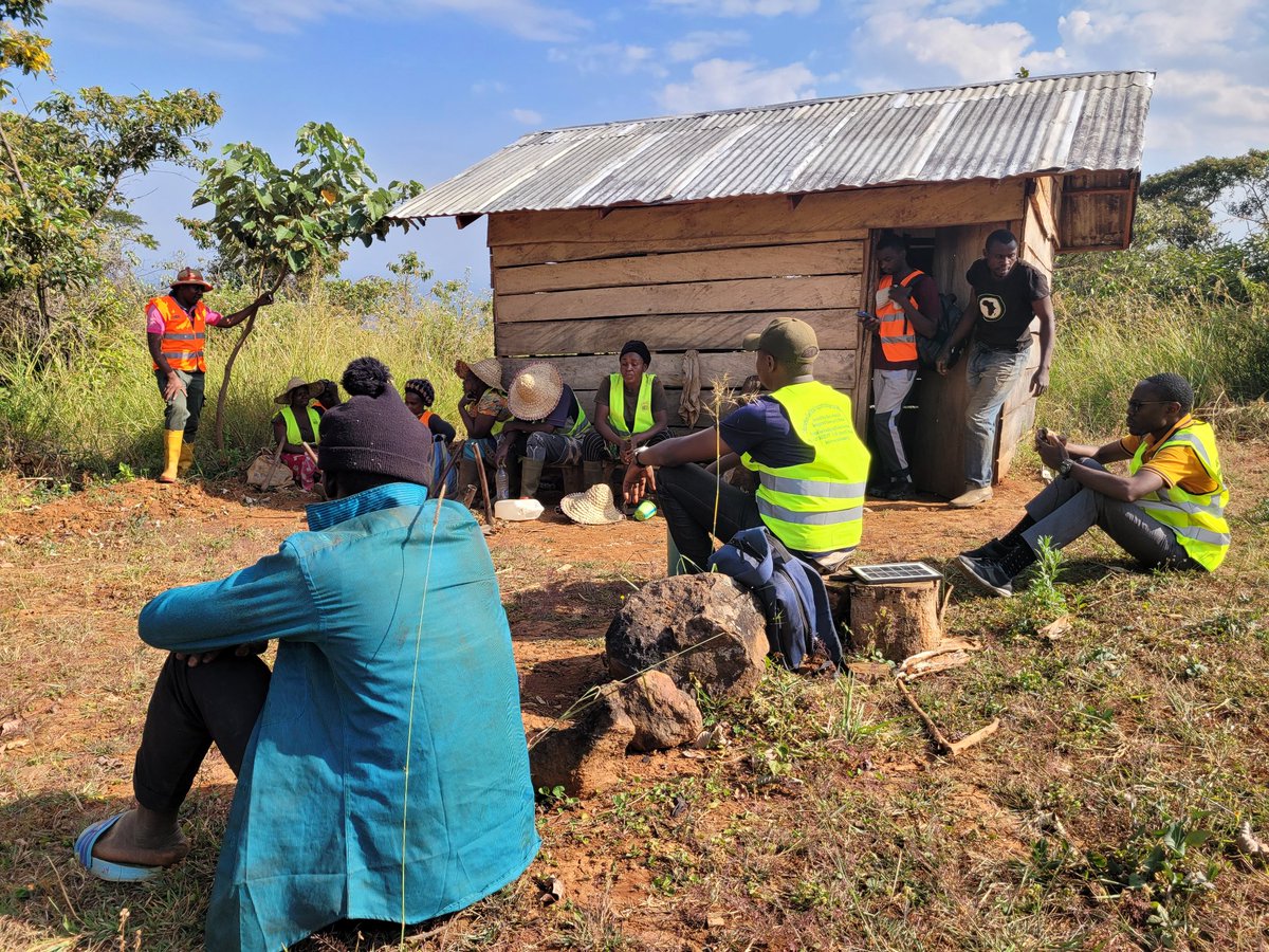 SSuhucam's tweet photo. Trees can only provide the intended benefits when they grow to maturity, simply planting isn't enough. With support from @GlobalLF we are using indigenous knowledge in tree growing and fire tracing to ensure the survival of the 7200 trees planted in 2022 @YIL_Initiative https://t.co/hFeYdljIdy