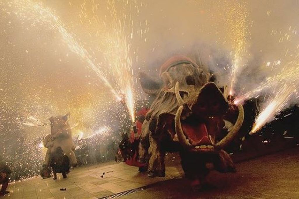 Torna la #Porkada dels <a href="/diablesdelclot/">Diables del Clot</a>! 😃🐷

📅 Dissabte 21/01
📍 Pl. del Mercat

Per 7a vegada, la Porkada s'obre al veïnat amb degustacions gastronòmiques 🌮, cercaviles, mostres de #culturapopular, tallers infantils, música 🎶 i el correfoc! 💥

🔗 via.bcn/pks950MskwA
