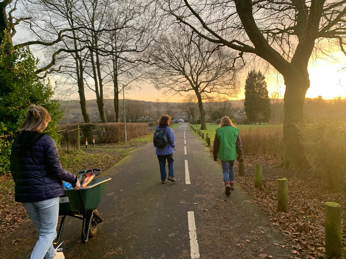 VSGcomms's tweet photo. VS Group are making a difference in 2023!🌿🌱

The week leading up to Christmas, our team at VS Group started their journey with Colne in bloom!

Emily and Molly will be helping to keep on top of planting flowers and gardening within the local town. https://t.co/fJHceg5cue