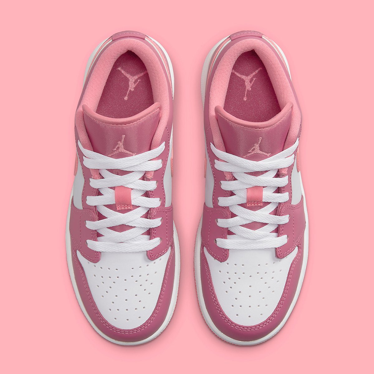 Sneakerologue's tweet photo. Images officielles de la Air Jordan 1 Low “Desert Berry” ! https://t.co/a8UfhmZULj