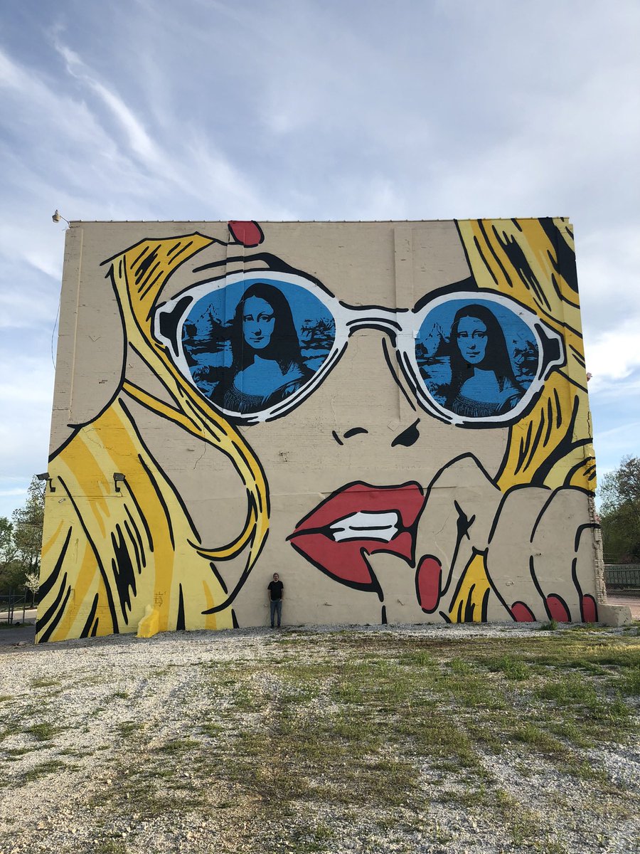 Incase anyone was curious about the process of this mural… it starts as a blank white wall, add a grid and then sketch it out. Fill it in and add black outlines and it’s done… #streetart #popart #art #artist #graffiti #mural #nftart #ArtistOnTwitter