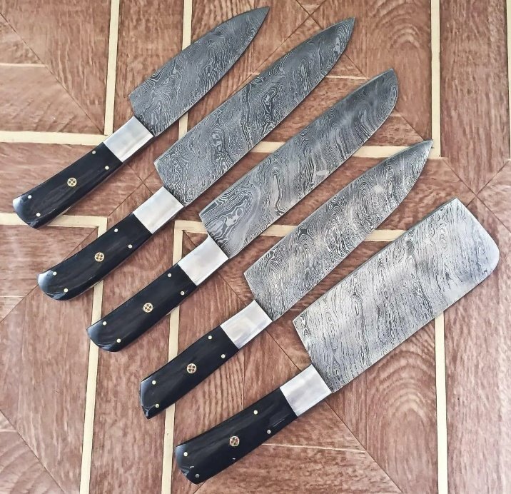 Damascus_Knife1's tweet image. Beautiful hand forged chef set 🗡️🔪
Inbox us for order 🔪🗡️
#chef #kitchenset #damascus #damascusknife