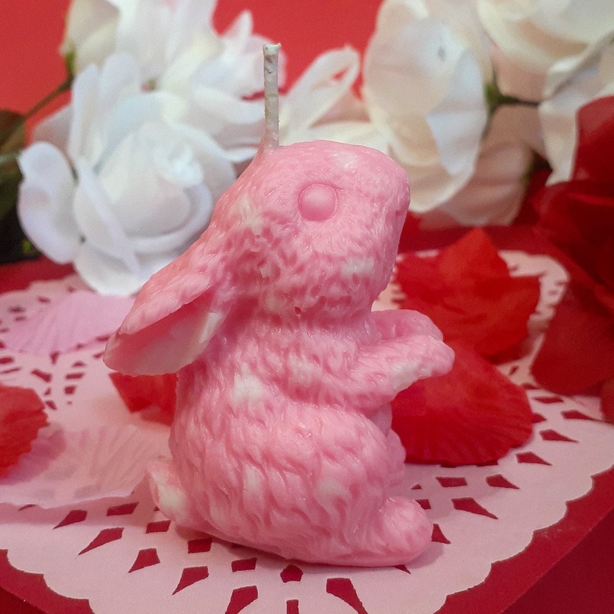 This is the last bunny candle in my valentine's collection!
light pink with white spots - this candle is lightly rose-scented and would make the perfect gift 🥰
get it on its own or all 3 💗🐰🕯️ at a discount!
clownysworkshop.etsy.com
#clownysworkshop #valentines #candles