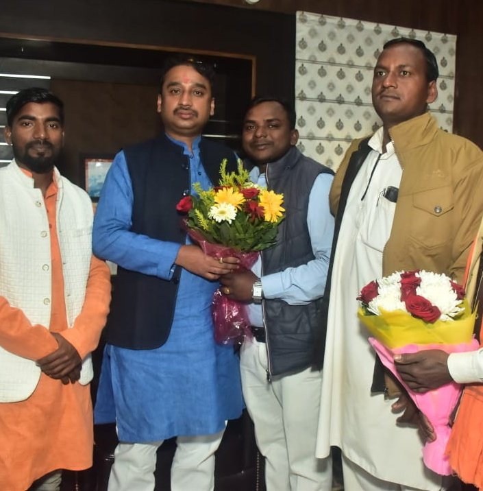 फूलपुर प्रयागराज लोकप्रिय सांसद माननीय श्री मती केशरी देवी पटेल जी एवं बड़े भईया पूर्व विधायक दीपक पटेल जी.....🙏
