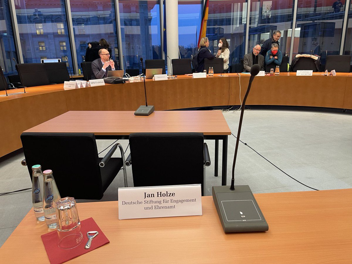 Deutsche Stiftung für Engagement und Ehrenamt tweet media