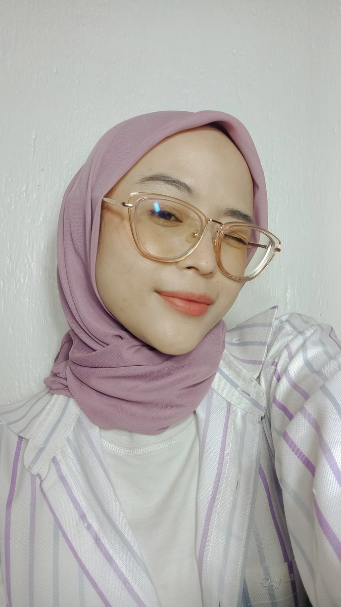 purplechiiz's tweet photo. Mau racunin lip matte murmer udah gitu nyaman pula dipakenya✨️
@Somethinc4u @royalssociety
#racuninmakeup #StatesTroops #StatesSociety #LipsDomination #MyLipsMyRules https://t.co/c3vqGq8ilo
