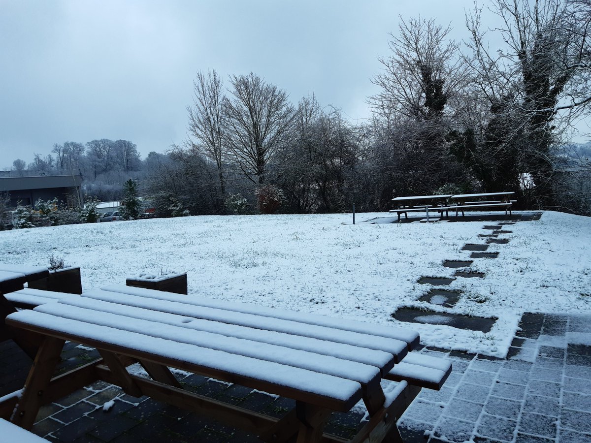 Come live in the East of France they said. The weather's nice they said...🥶🥶

#BringOnTheHotTea #snowfun 😉