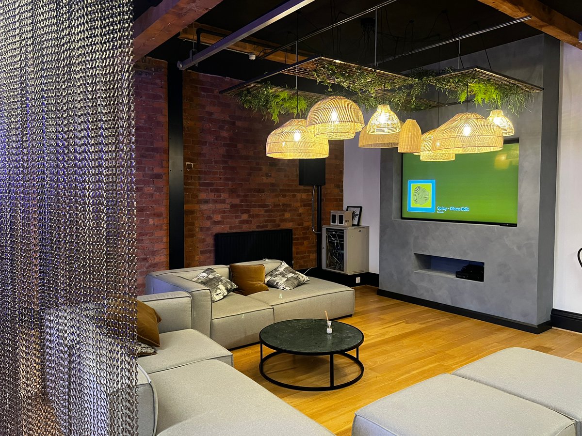 White Label tweet media