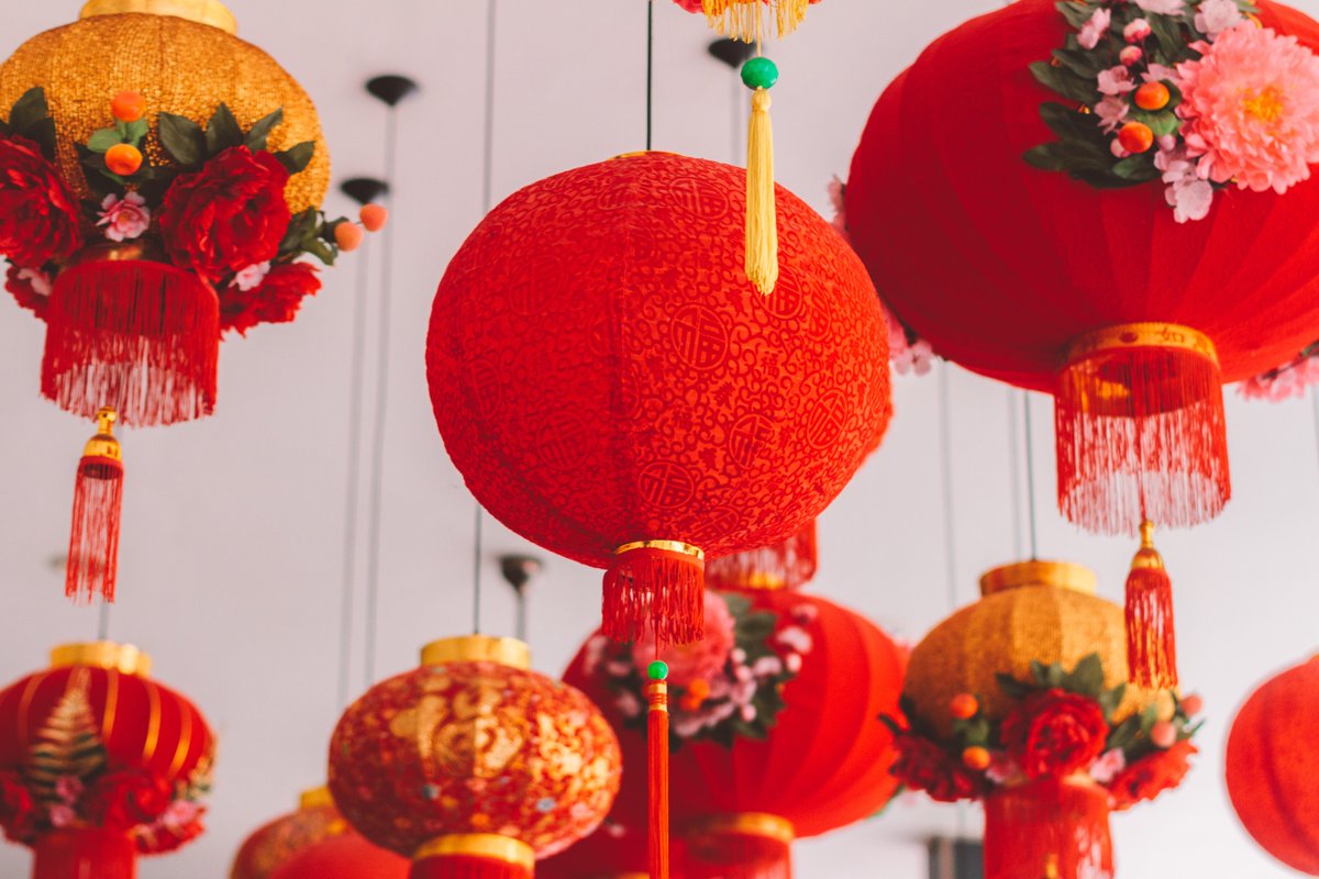 soaslangcentre's tweet photo. This year, Lunar New Year falls on Sunday 22 January! Happy Lunar New Year to all of our students, staff and friends worldwide celebrating the Year of the Rabbit 🙂 https://t.co/WAI3wneWou