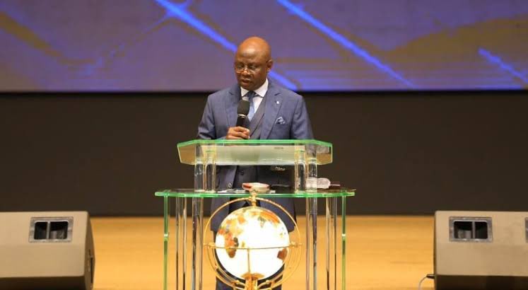 SaharaReporters's tweet photo. I’m Proud To Score Zero In APC Presidential Primary With My Certificates, Integrity Intact – Pastor Bakare Lambasts Tinubu Camp | Sahara Reporters https://t.co/JoAiJiC395 https://t.co/nnATSVsVh7