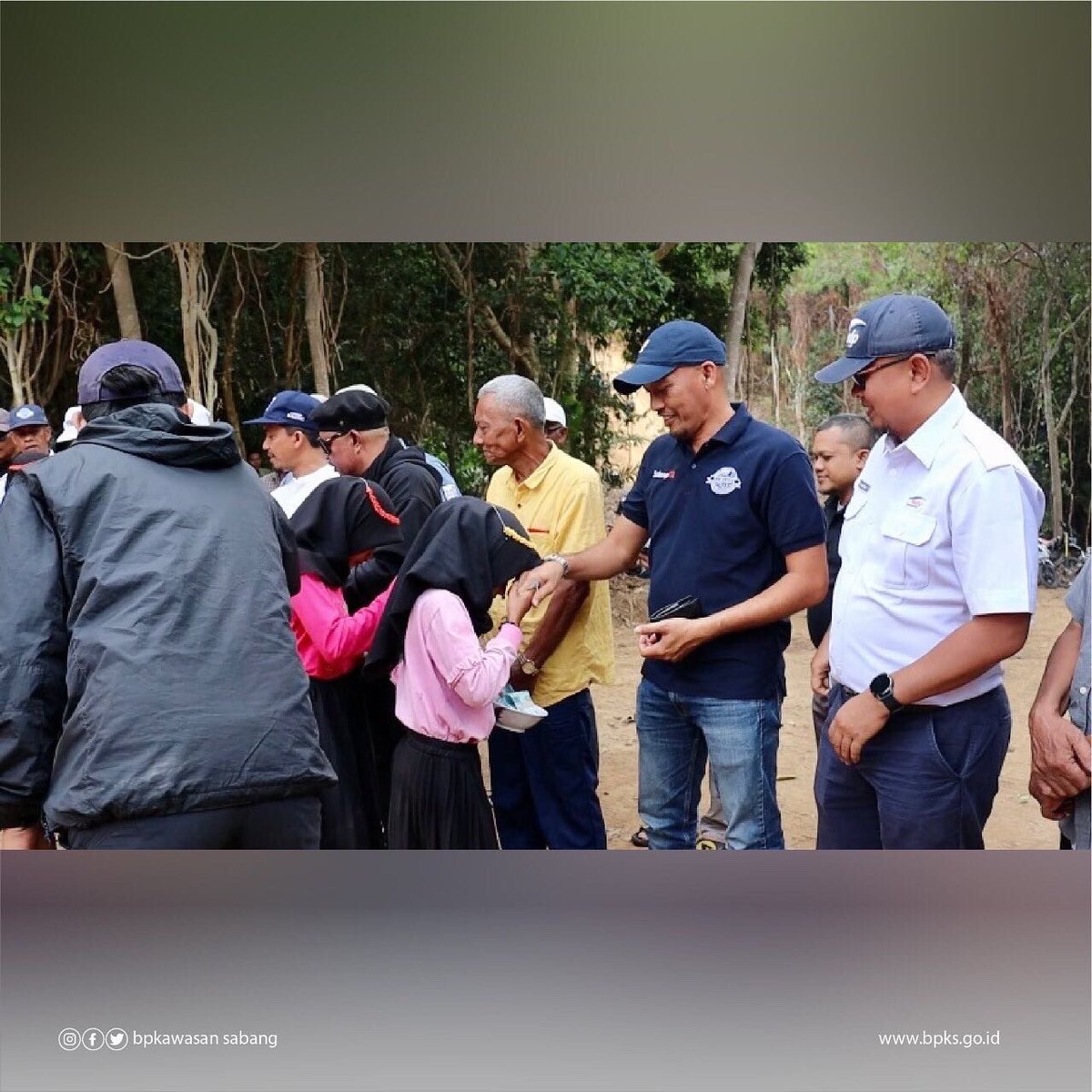 bpksgoid's tweet photo. PULO ACEH | BPKS akan terus berupaya melakukan pengembangan Kawasan Sabang dari berbagai sektor, salah satunya dengan melakukan Kolaborasi dengan BUMN dan Stakeholder terkait hingga perangkat Gampong

 @NeidiAli @rezalevi2011 
@Azwar_Husinar 
 
#SahabatKawasan 
#puloaceh https://t.co/zHNDoSb3WF