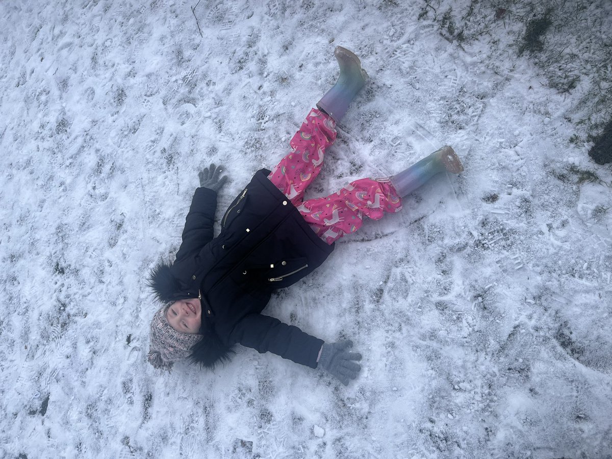 BathgateNs's tweet photo. The children at Bathgate west decided they wanted to sail to “Spain” for sunny weather. #funinthesnow https://t.co/ODezsc0R6P