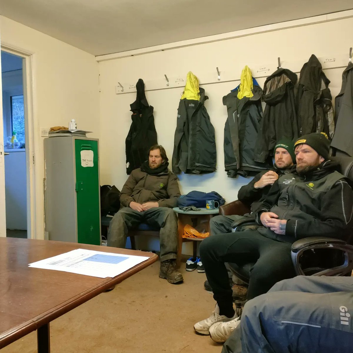 NewquayGC's tweet photo. Big thanks to Ian Lane from @GBRTechAmenity who spent some time with the greenkeeping team this morning to discuss all things Wetting Agent related.

#linksgolf #education #training #wettingagents #drypatch #hydrophobicity #penetrant #residual https://t.co/DoHVIfB63P