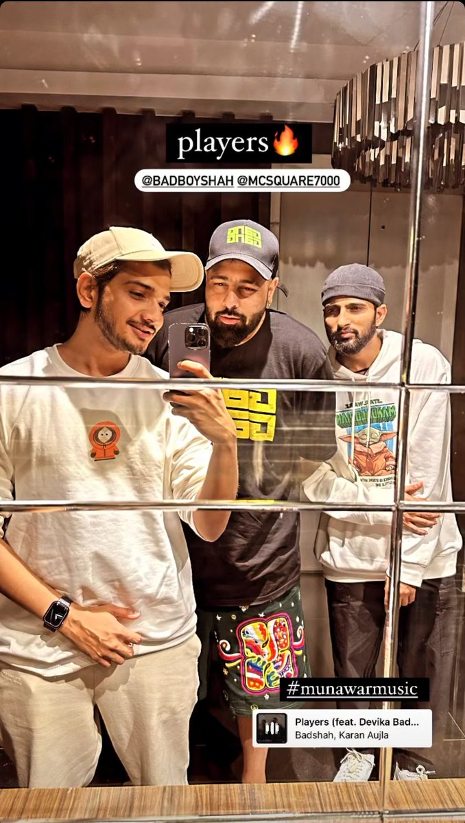 King64816852's tweet image. Collab or what.👑🔥🔥
Surely it will be one the best collab of 2023
#MunawarFaruqui #MunawarMusic
@munawar0018 @Its_Badshah #MCSquare