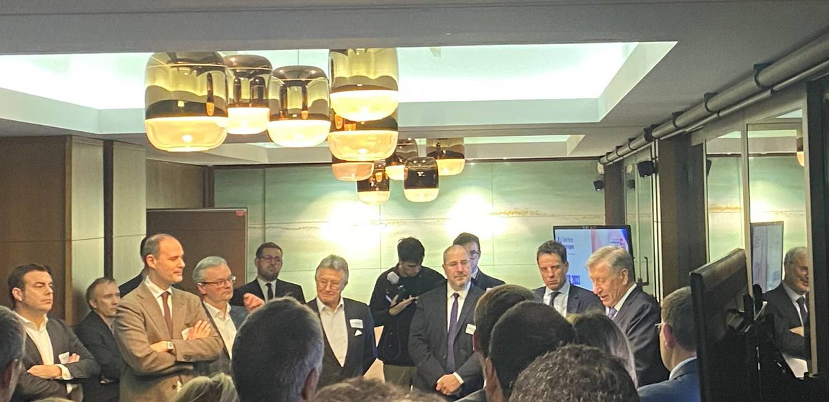 DKAmb_France's tweet image. Une belle soirée au @MEDEF International pour fêter les 2 ans de la @task force hydrogène
Nous nous réjouissons de continuer et renforcer notre collaboration 🇫🇷🇩🇰 sur 2023.