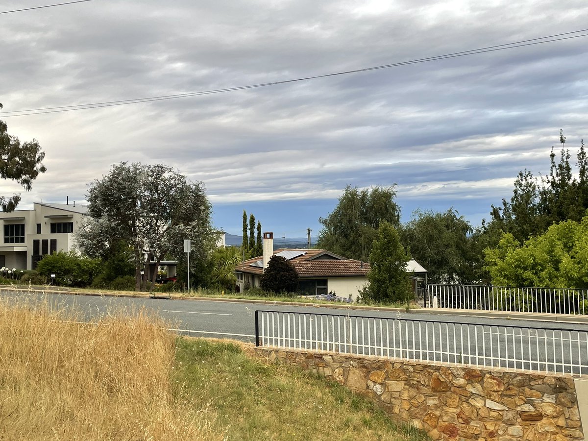 AstroLeanne's tweet photo. We made our home in a burnt suburb of Canberra after the #2003Canberrabushfires Even after a short walk this evening I still can’t imagine what it was like 20yrs ago. #lovemyburb https://t.co/xznqizlMtm