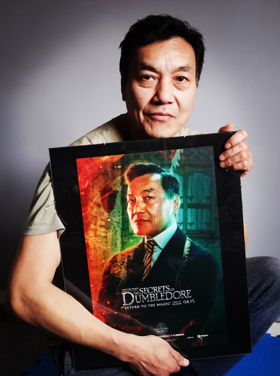 TrulyDaveWong's tweet photo. Just received today. Late birthday gift from my kids, Mike and Jess. #Fantasticbeasts3 #TheSecretsofDumbledore
#chinesewizard #LiuTao #wizardingworld #dadlife #bithdaygift #actorslife https://t.co/sKLLYpCdoh