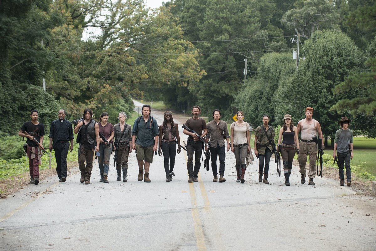TWDUniverseNews's tweet photo. Family. Friends. Companionship. That’s what makes #TheWalkingDead so special. https://t.co/XhfwtrTvFF