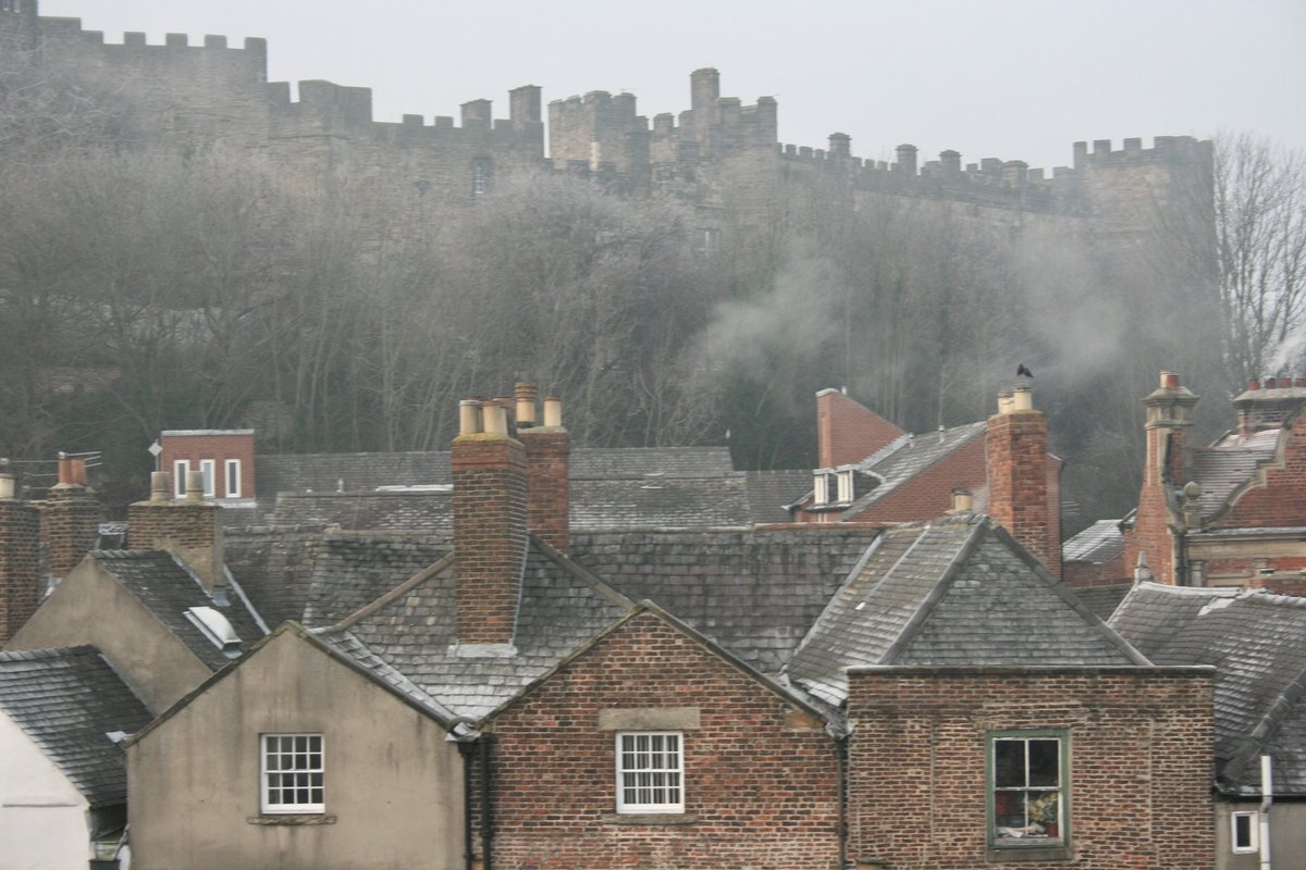 GaryBankhead's tweet photo. Durham City rooftops on a cold winters day…
#Durham #Elvet #winter #frost #history #mist https://t.co/mS10F6Ez3i