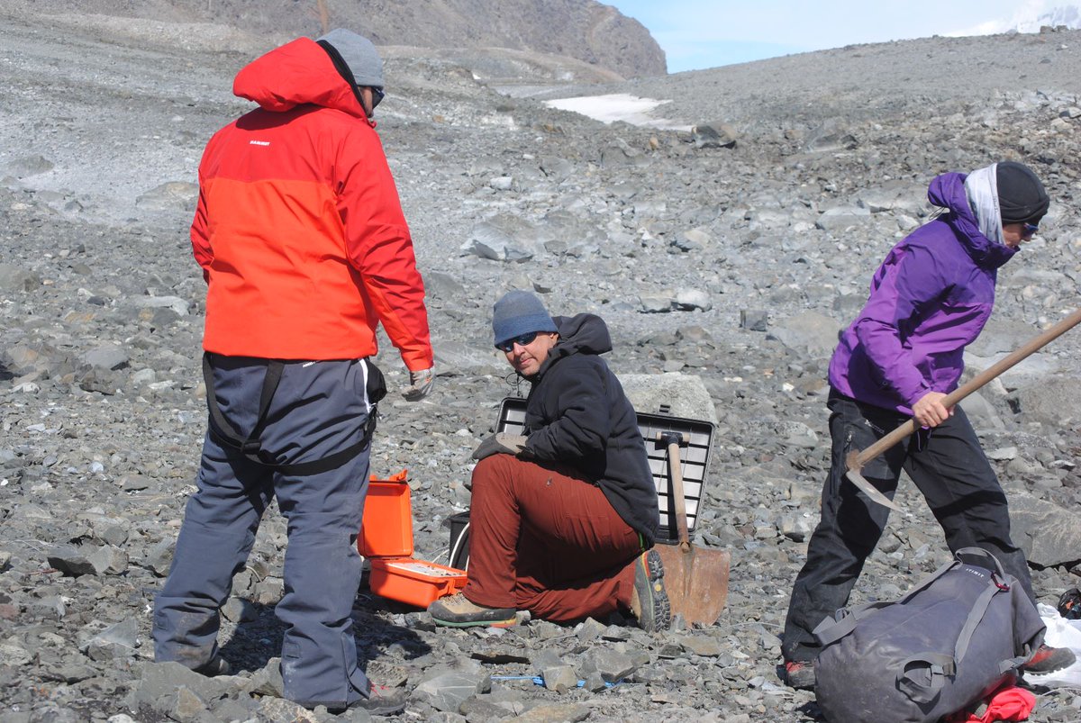 GoletaUgr's tweet photo. New LMT station deployed at Hope Bay (Antarctic Peninsula). Thanks to @utm_csic and #BIOHesperides @Armada_esp for their support. https://t.co/r0WmwMmXKP