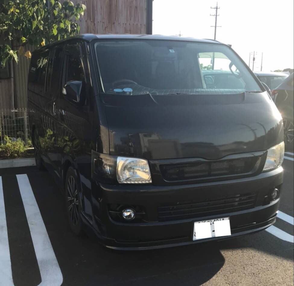 H20944149's tweet photo. #ハイエース売ります
#車売ります
#作業車 #外仕事
距離11万キロ　2型のガンメタカラー
レギュラー　不具合　運転席側窓ガラス開かないです。直すのに5万ぐらいかかります。現車確認可能乗っても大丈夫です。
1月末までに売りたいので早い人順で連絡します。
100万で考えています。現金一括‼️ https://t.co/5uvmnjyp6A