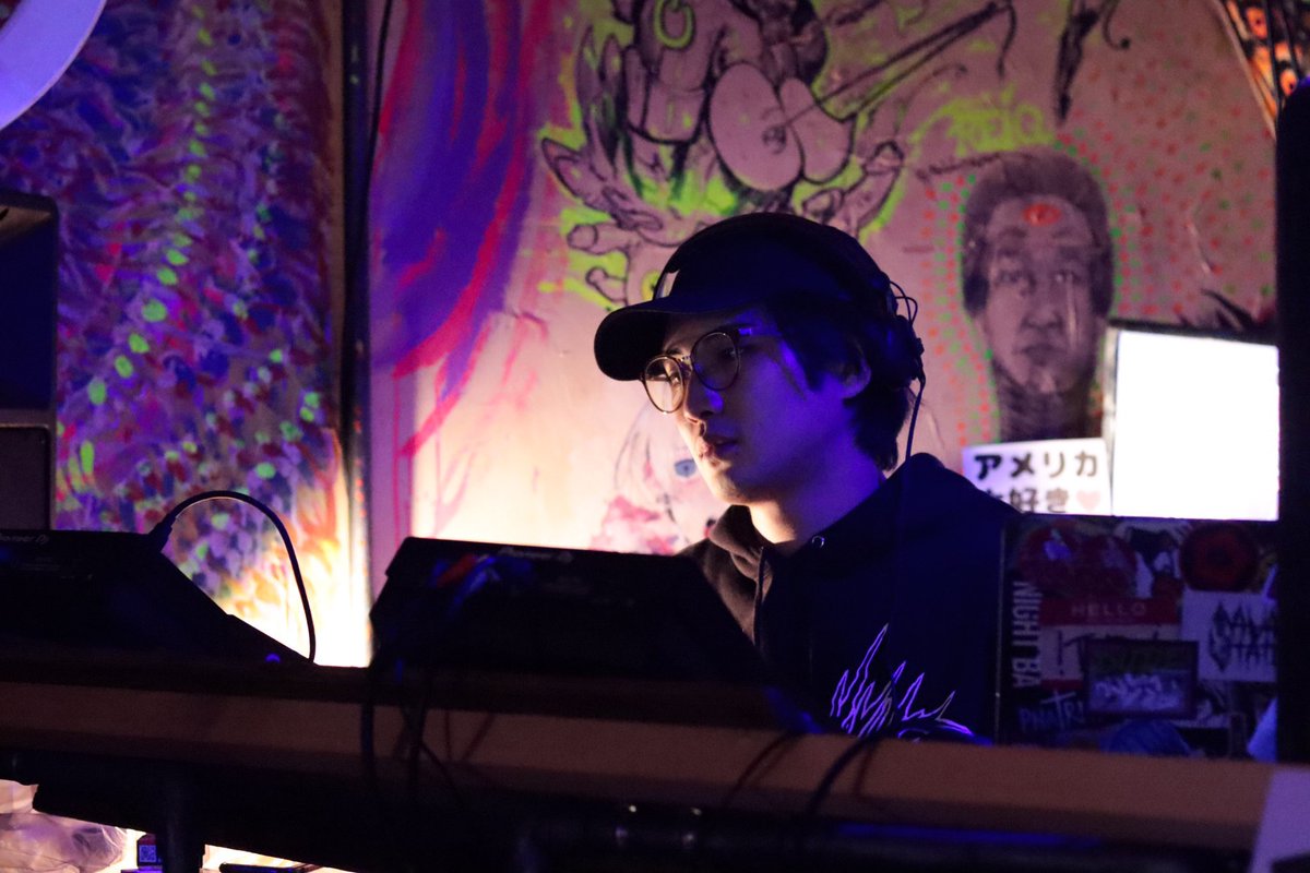 先日の
kakepon v.s. Osamu Tsuda
at ROOM19
改めて良い夜でした
気合いの乗った絵は引き続きROOM19で飾っているので、気になった方は是非一度生でご覧ください

写真は <a href="/ImymeeM/">Fatal</a> 

関わってくれた皆様
ありがとう☺︎

<a href="/eva_kakepon/">かけぽん</a> / <a href="/room19room19/">room19</a>