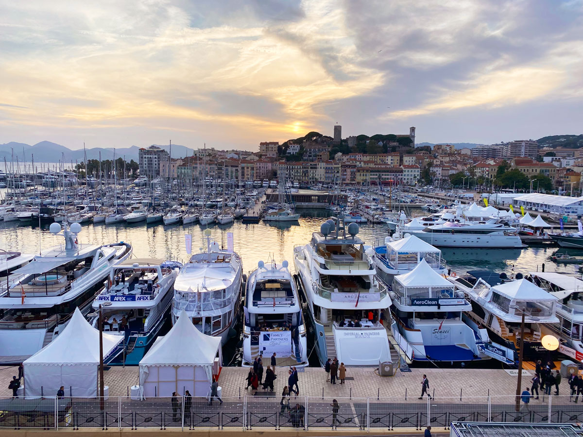 Don't leave #mipim2023 meetings to the last minute!! We will: ✅ Identify prospects ✅ Connect you on #LinkedIn ✅ Generate appts in the #MIPIM portal ✅ Email a spreadsheet ✅ Manage your time (less walking!) From only £1999! Offer ends 10 Feb. #proptech #realestate #leadgen