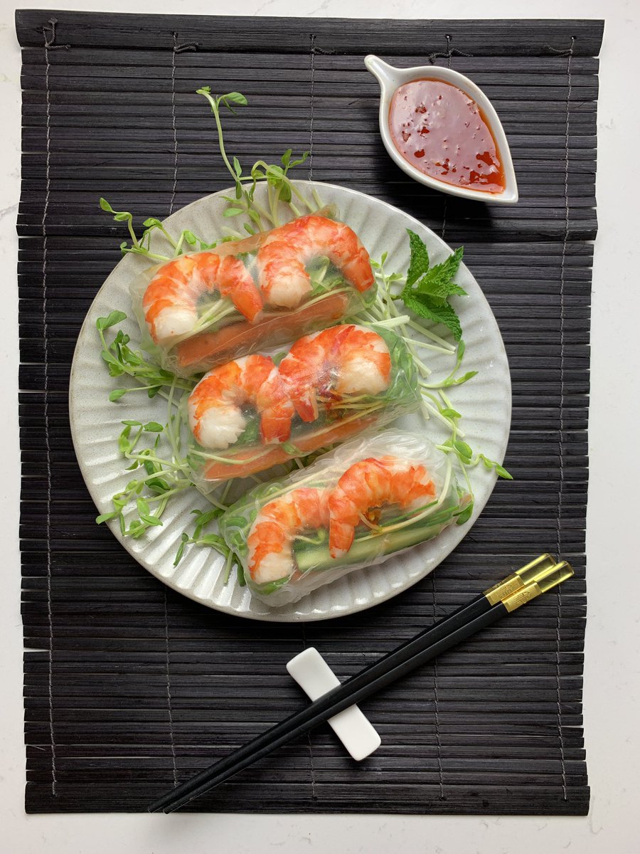 Prawn rice paper rolls. See my full recipe on Instagram. 😁