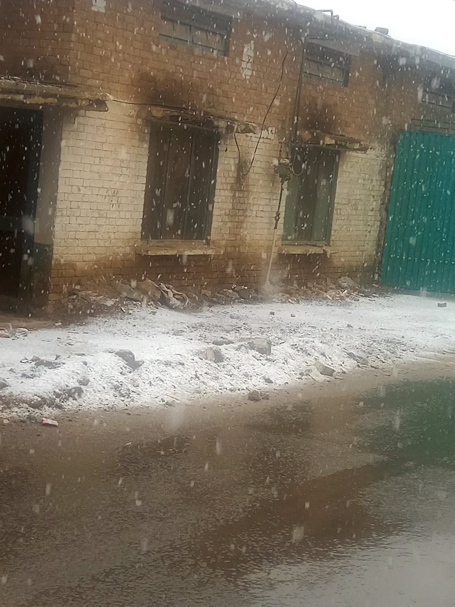 hemabaloch's tweet photo. #Quetta 
#snowfall https://t.co/xoB80L6R4R