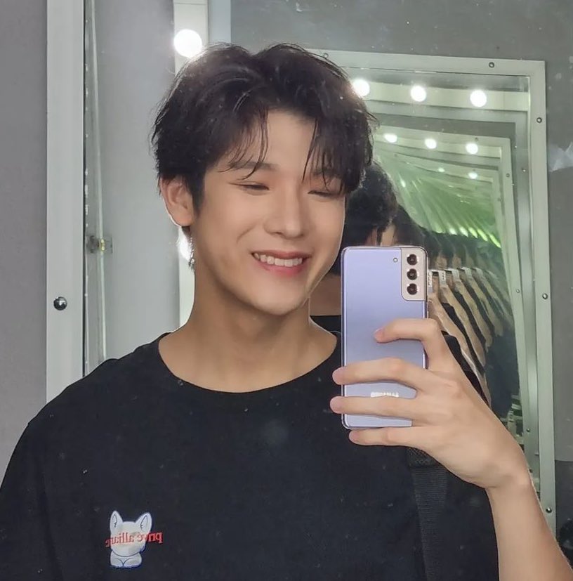 wish.u (rest💤) พี่ยีนหล่อมาก!🧟 tweet media