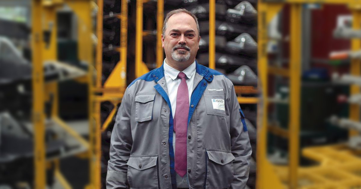 irabiaizaga's tweet photo. Roberto Lanaspa, antiguo alumno, es ingeniero y presidente de la asociación Clúster de Automoción de Navarra.
Además, es vicepresidente de KWD Automotive y lleva más de 30 años en el sector de la automoción. https://t.co/0CgEz5FDaB
