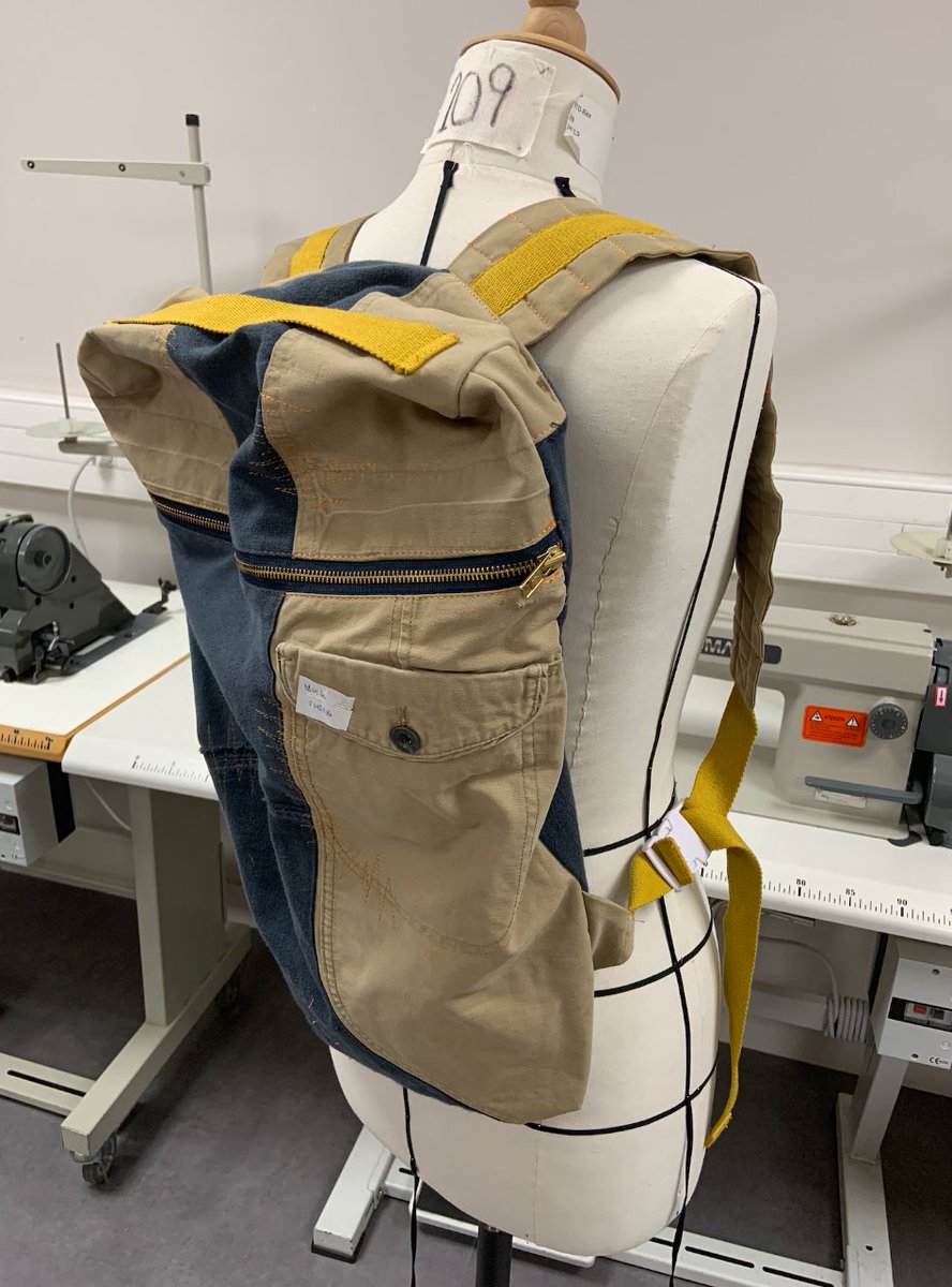 modart___'s tweet photo. • TRAVAUX ÉTUDIANTS •
Les étudiants de 2ème année de Stylisme et Modélisme ont réalisé des sacs en utilisant du jean.
Bravo pour ces créations ✨
#modartparis #fashionschool #ecoledemode #stylisme #sac #bag #diy #Jean https://t.co/gUTgDmTak3