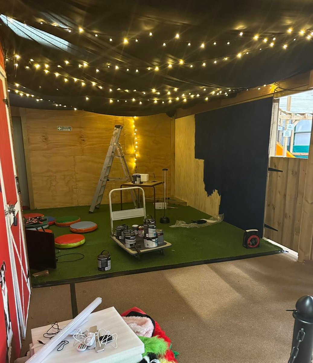 The activities team are a talented bunch. They have been busy setting up our new sensory zone in the main barn. Painting, building and creating! It’s looking great and we can’t wait for it to be finished. 😁

#sensoryplay #sensoryactivity #rovesfarm #swindon #Wiltshire #rovesfarm