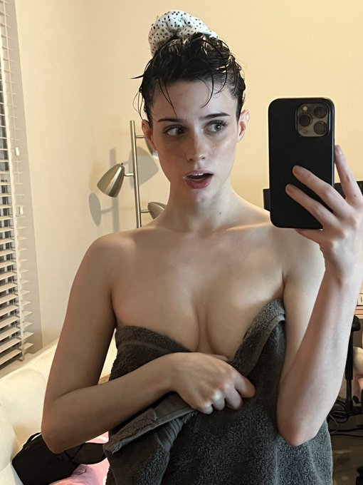 TheGoodFriend5's tweet photo. Days like today... I'm just horny as fuck... and I just want #Dick every minute.... https://t.co/5eRRxNKvPe