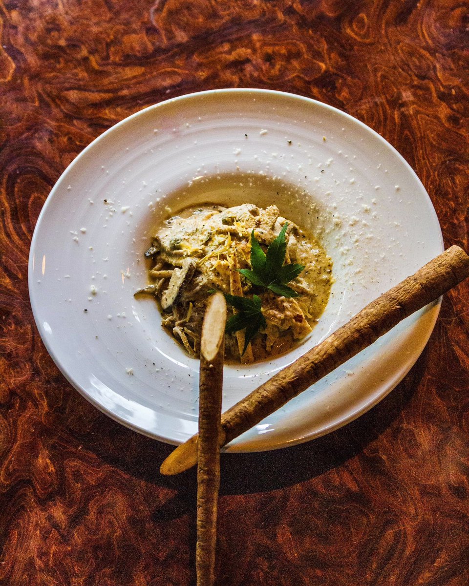 There’s no love like pasta.
Come get your fix at The Castle.🏰😉
____________
・THE CASTLE・
〒650-0004
兵庫県神戸市中央区中山手通１-１-９
ゴールドウッズ三宮ビル３階
TEL：078-381-6964