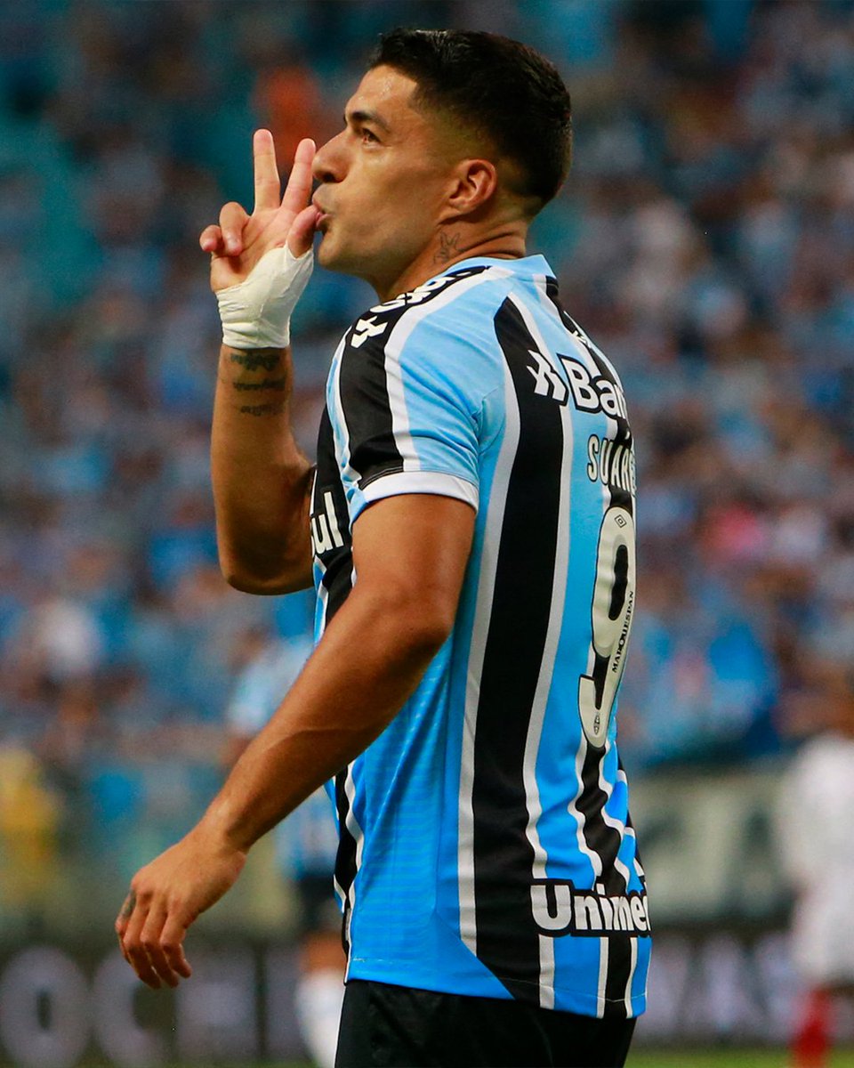 ルイス・スアレスがグレミオでのデビュー戦でいきなりハットトリック