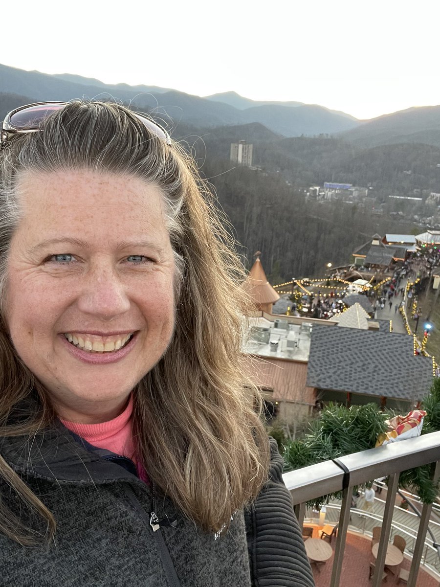 KitKatEDU's tweet photo. Anyone else going to #AppleAcademy in Cupertino, CA January 23-27th? I’d love to connect!😀@AppleEDU #AppleLearningCoach #appleteacher #AppleEDUchat #EveryoneCanCreate⁠ #AppleEduChat #iPadED #ADEdu #apple #ipad #macbook https://t.co/N3ejdY2QRC