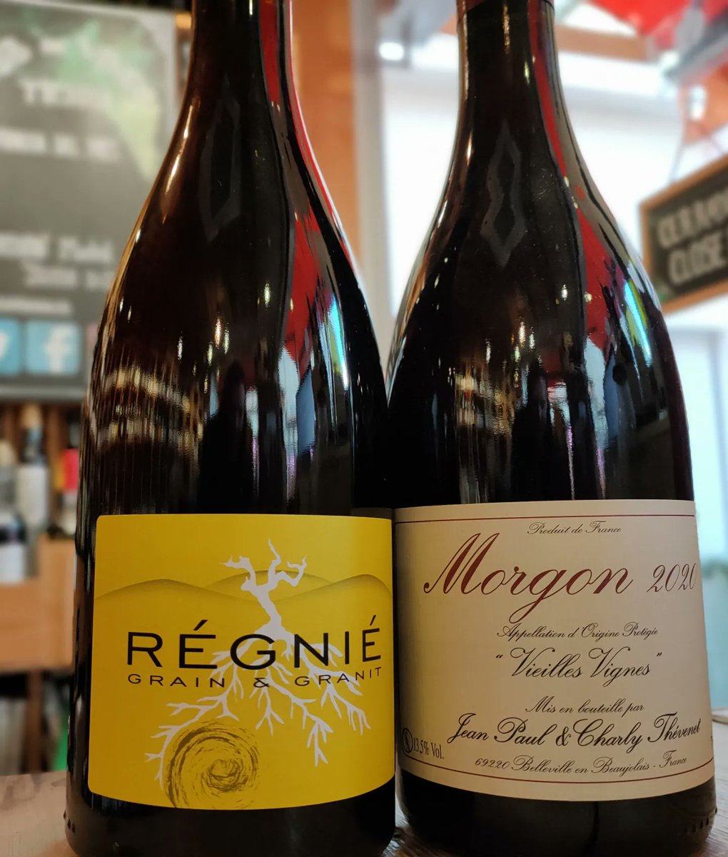 📍Ubicado en el pequeño pueblo de Villié-Morgon en el corazón de la región vinícola de Beaujolais, JEAN-PAUL &amp; CHARLY THÉVENET nos traen vinos naturales con mínima intervención dejando que el terroir se exprese libremente 🤩