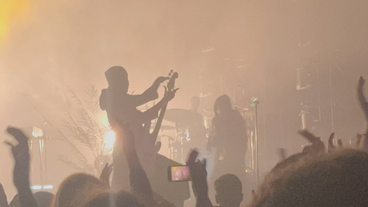 blargy118's tweet image. Got loads more of the gig, will be uploading on my other socials and here. Absolutely my best gig i have seen live and that’s topping my fav band. Defo seeing them again whenever i can. Phenomenal @SleepToken till next time #sleeptoken #birmingham #o2academy #live