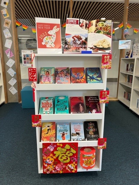 HASULibrary's tweet image. Two new displays up today - #ChineseNewYear2023 &amp;amp; Reading F.R.I.E.N.D.S. Pupil librarians researched the titles &amp;amp; gathered the books together as well as advised on Chinese culture. Looking forward to lots being borrowed over lunch. #librarydisplays #celebratingreadingandculture