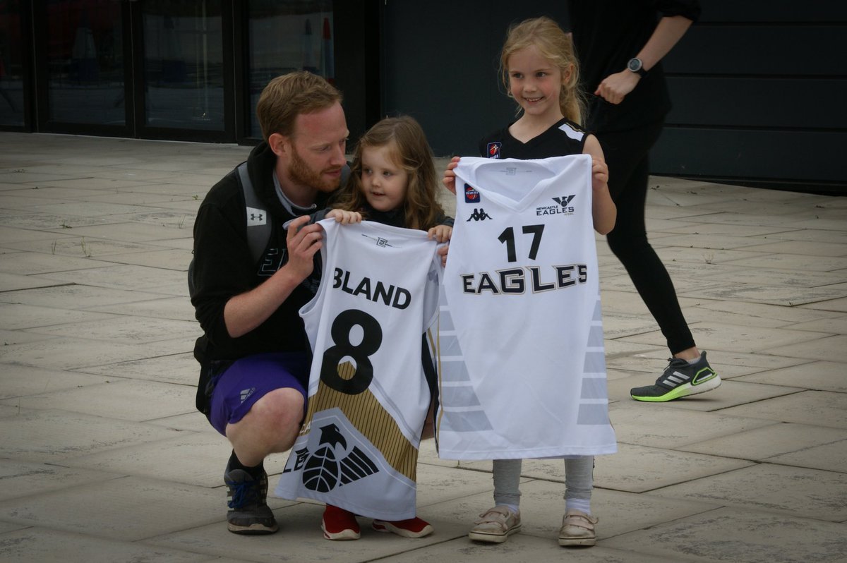 BasketballHer tweet media