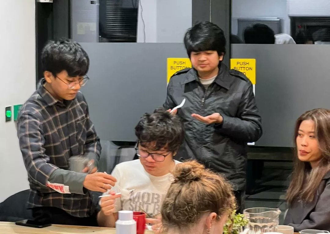 covuniaccomm's tweet photo. Have you ever heard of 'mix in a mug?!' 😁 🤔 As part of @veganuary residents made a rich chocolate (vegan) dessert and ate it straight from their favourite coffee cup/mug! 😋 #reslifebestlife #reslife #futurelets #coventryuniversity #studentsocials #food #Veganuary2023 https://t.co/JzOWPDvIYD