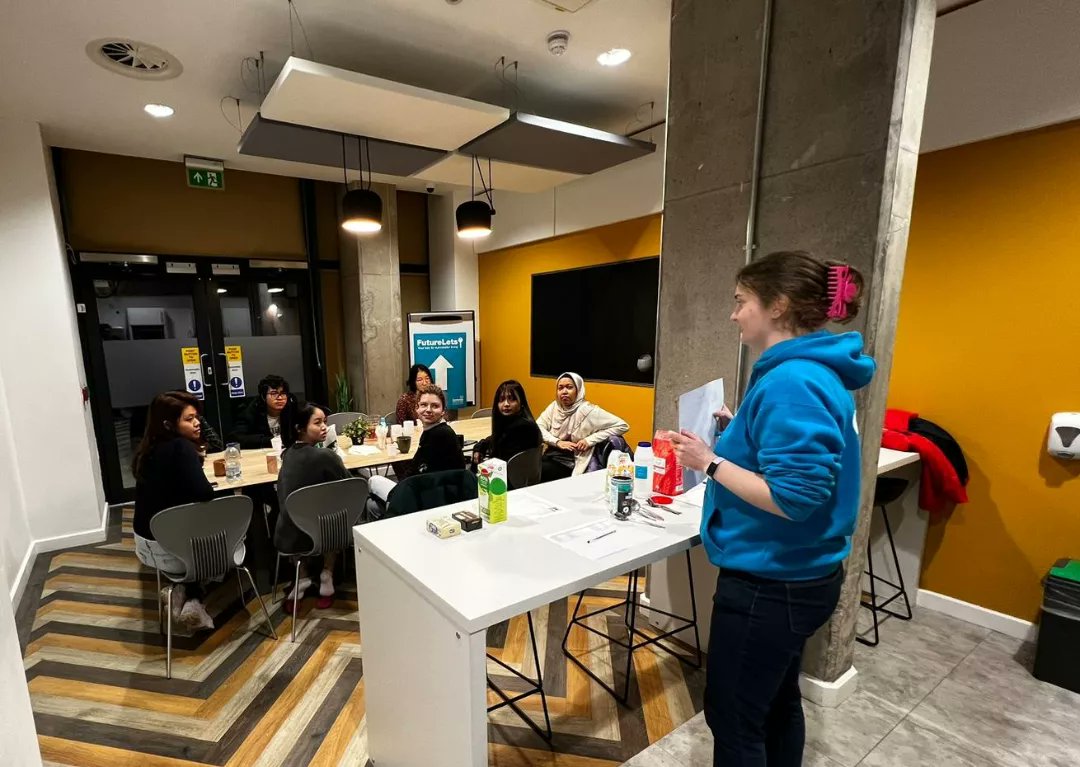 covuniaccomm's tweet photo. Have you ever heard of 'mix in a mug?!' 😁 🤔 As part of @veganuary residents made a rich chocolate (vegan) dessert and ate it straight from their favourite coffee cup/mug! 😋 #reslifebestlife #reslife #futurelets #coventryuniversity #studentsocials #food #Veganuary2023 https://t.co/JzOWPDvIYD