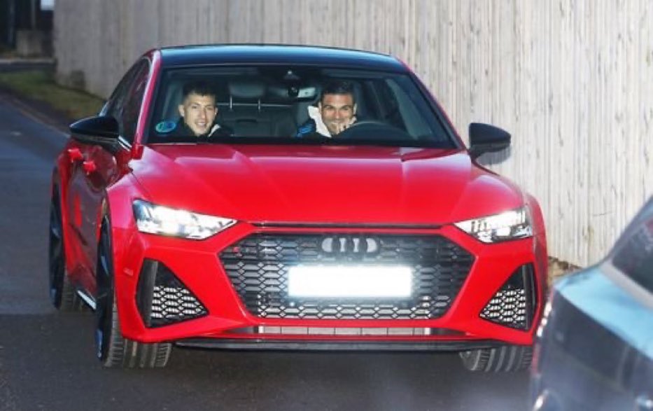 صدقوني مشغلين شيلات مستحيل هالإثنين يسمعون جاستن بيبر