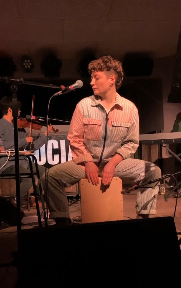 InTheDarkRadio's tweet photo. And finally, an incredible live performance of @bridey_acโs latest, unpublished and untitled piece, accompanied by @TAYMODERNmusic on the violin and Robert Reid Allan on the keys.
The piece is an exploration of trans identity and juggling. https://t.co/O2LR2aYUxB
