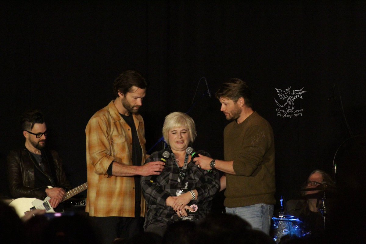 dgray3994's tweet photo. Anyone know who the “last question” person is? I have some photos for them. #lastquestion #mainj2panel #SPNVegas #JaredPadalecki #JensenAckles #grayphoenixphotography #grayphoenixpics https://t.co/IBSaC0dQFt