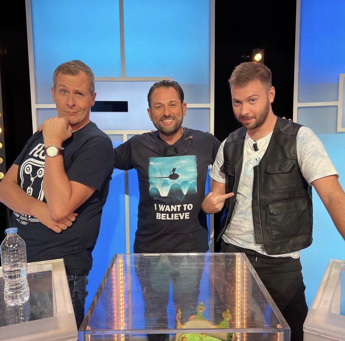 gameone's tweet photo. Vous voulez gagner des cadeaux ?! 😇🎁

C’est simple, 3 personnes qui tweetent avec le hashtag #TEAMG1 seront sélectionnées au hasard et auront la chance de gagner une #Switch Oled !

RDV à 16h 🍀 #concours https://t.co/xRXVZpM7cy