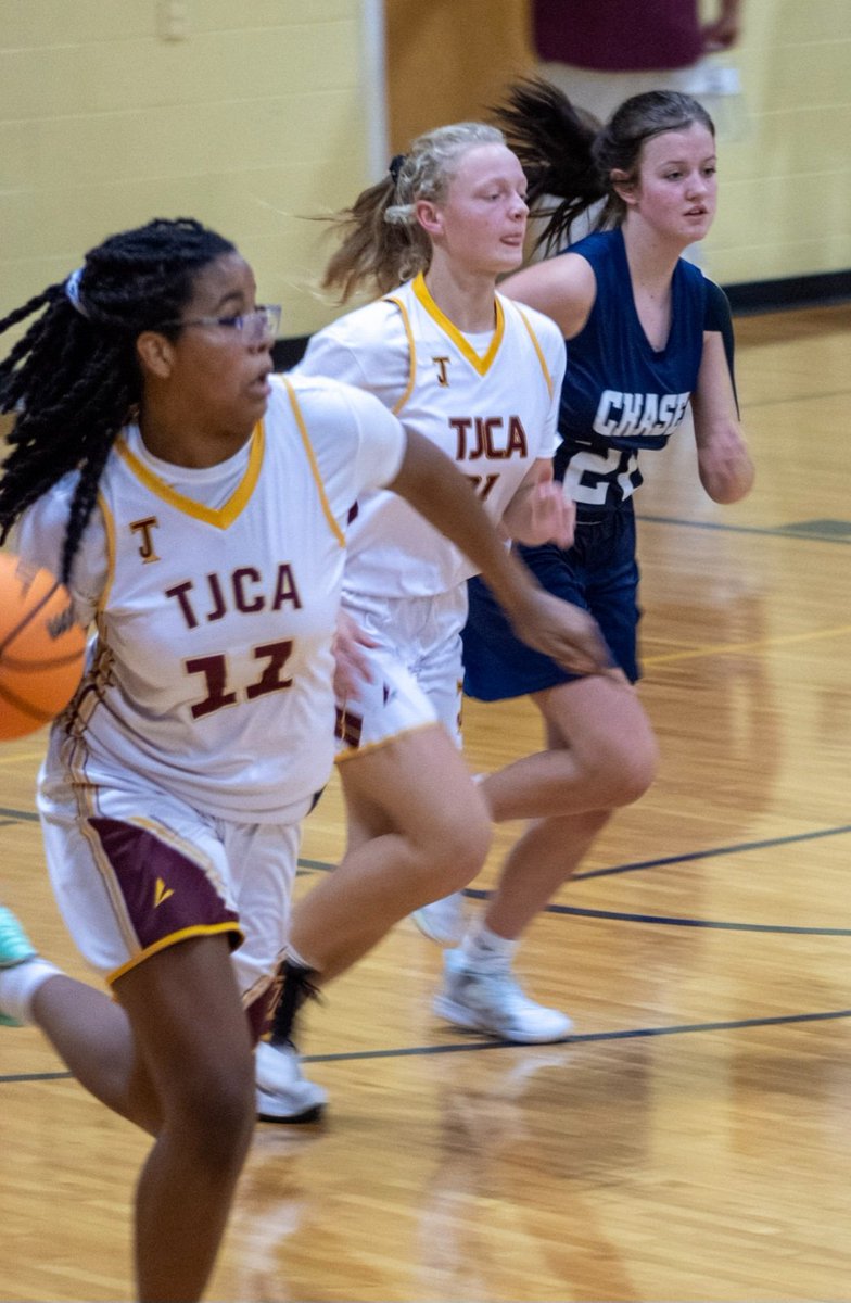 BrookBratt08's tweet photo. Its game day! Vs Crest. Popcorn 🍿 ready! @4:15 pm  #Blessed #Bloodline #LitLikeTwitt @TJCAAthletics @CoachYMelvin @Coach_B828 @WomenNets @CoachShauntay @CghrMedia @LBI_Carolina @PGH_NC @BallHerHoopsCLT @NCarGirlsHoops @HoopDreamsAAU https://t.co/iTVyZIjbin